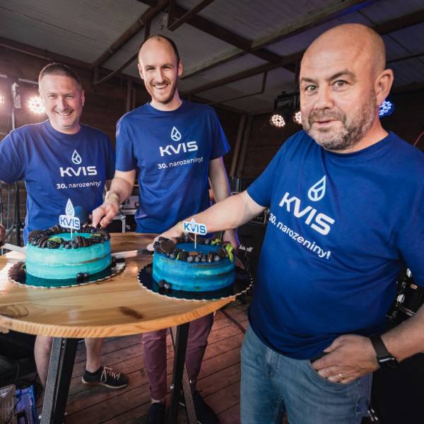 Nezapomenutelných 30 let a valíme dál..