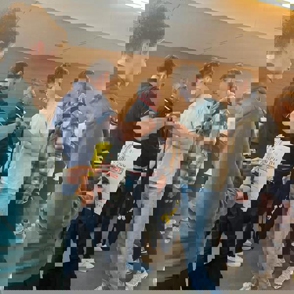 2809F988 Dac0 4292 934F B4effe640b8d
