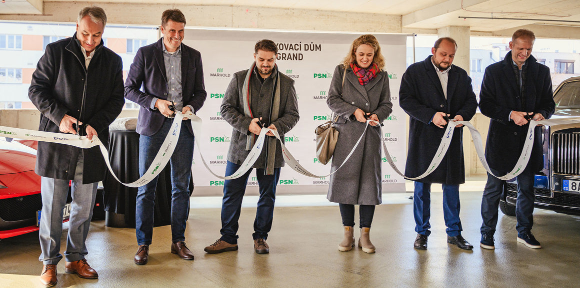 Parkovací dům Grand se otevřel. Nabízí 270 parkovacích míst v centru Pardubic
