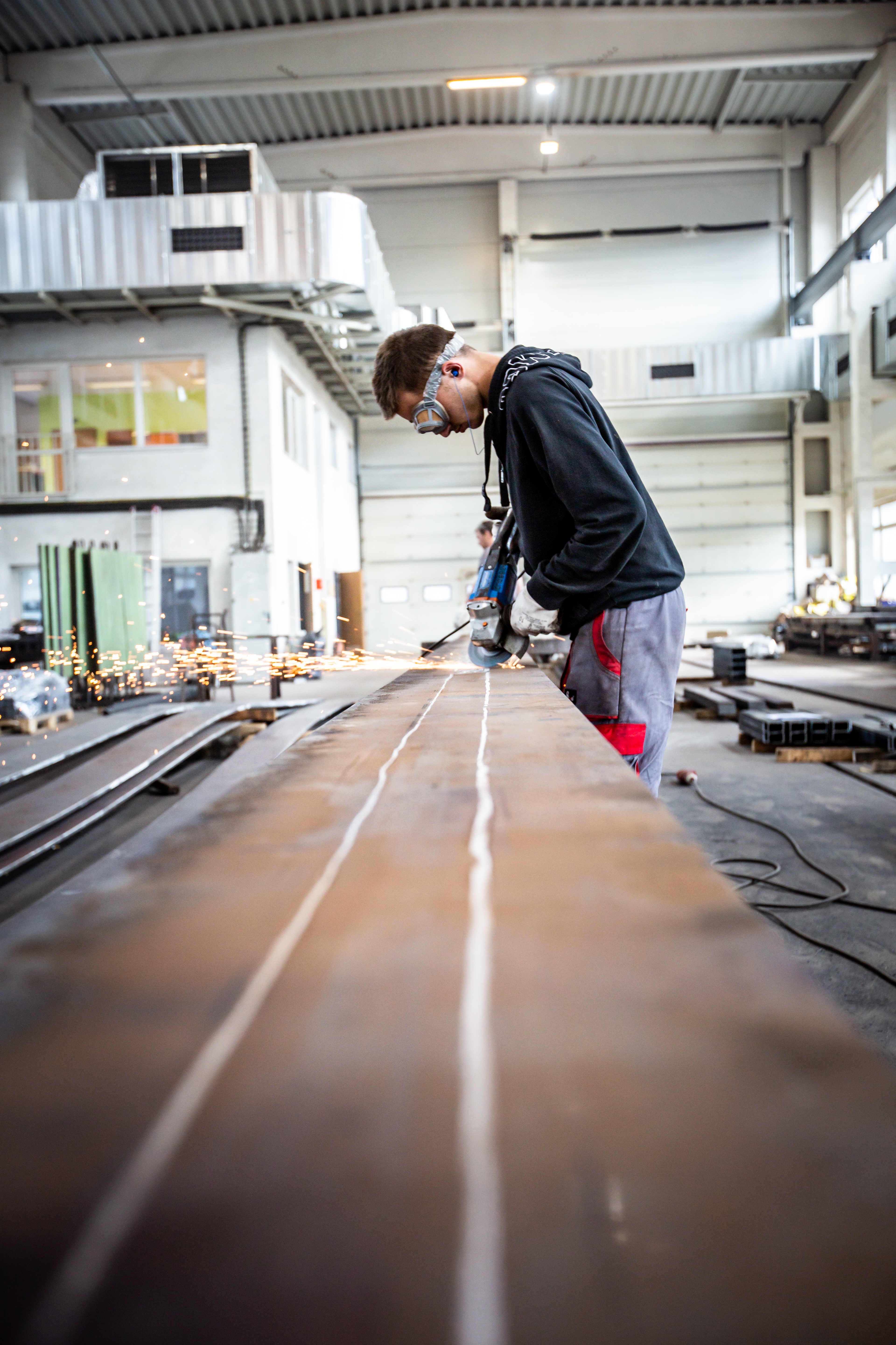 ZÁMEČNÍK/SVÁŘEČ - Záboří nad Labem