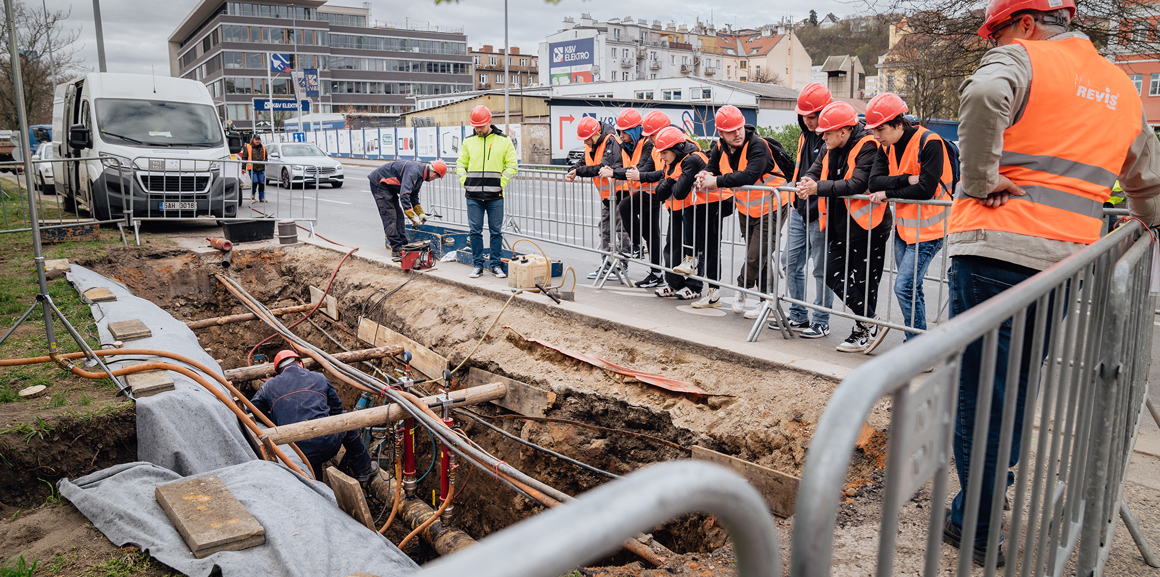 Další parta budoucích plynářů dorazila za námi do Prahy