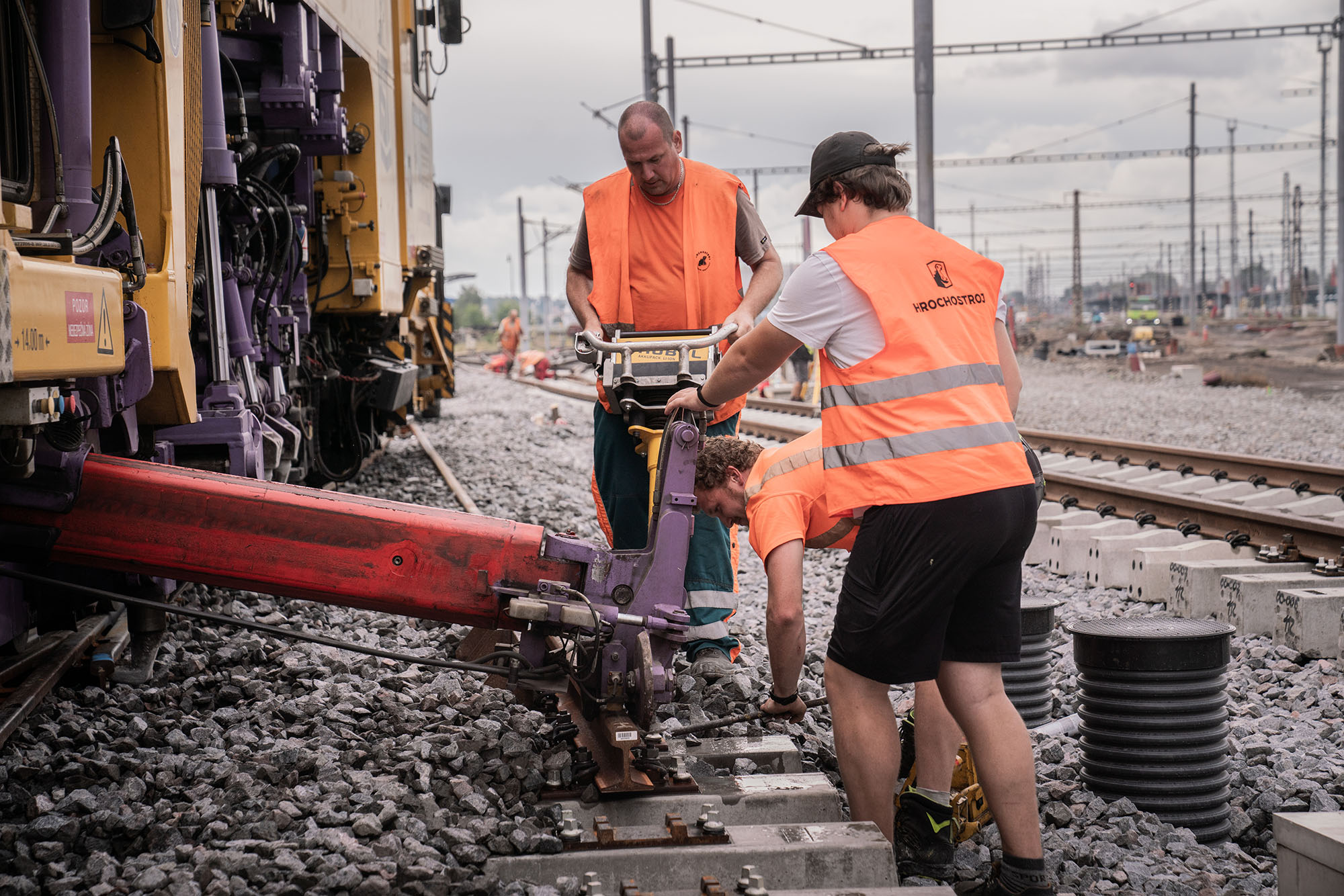 Ze spolupráce školy a firmy těží hlavně studenti